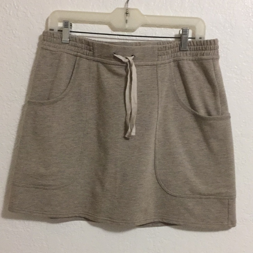 Tommy Hilfiger Tan Skirt. Size M